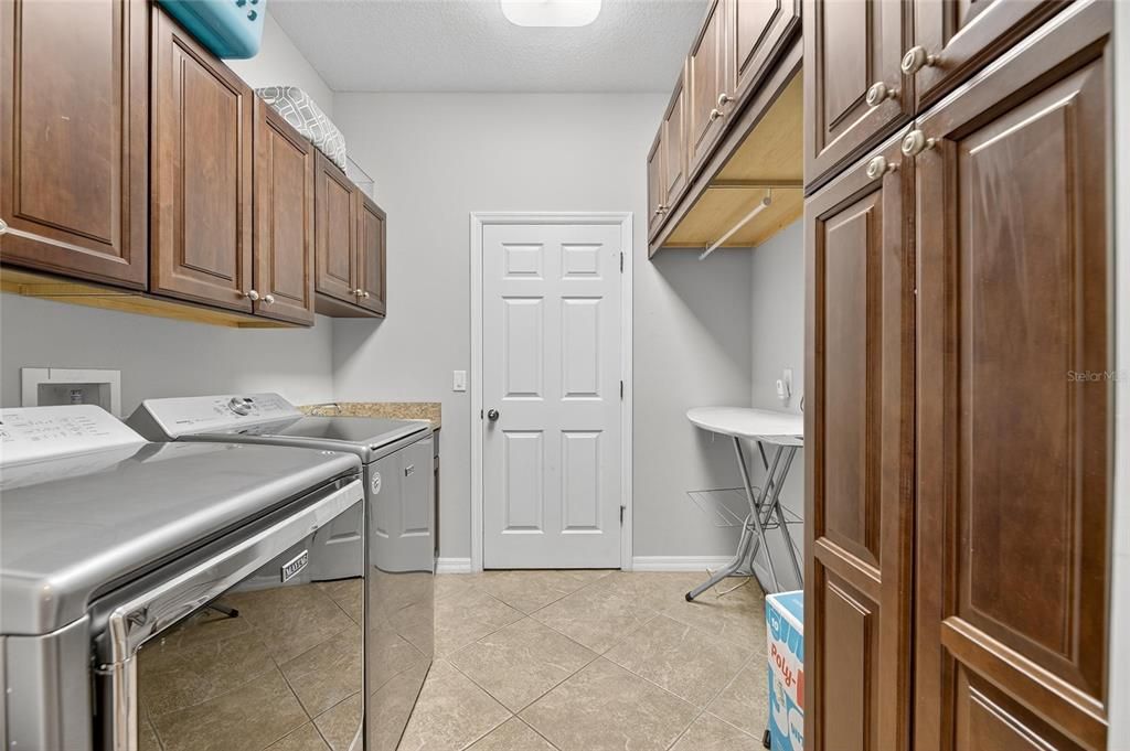 For Sale: $1,239,000 (7 beds, 3 baths, 4571 Square Feet)