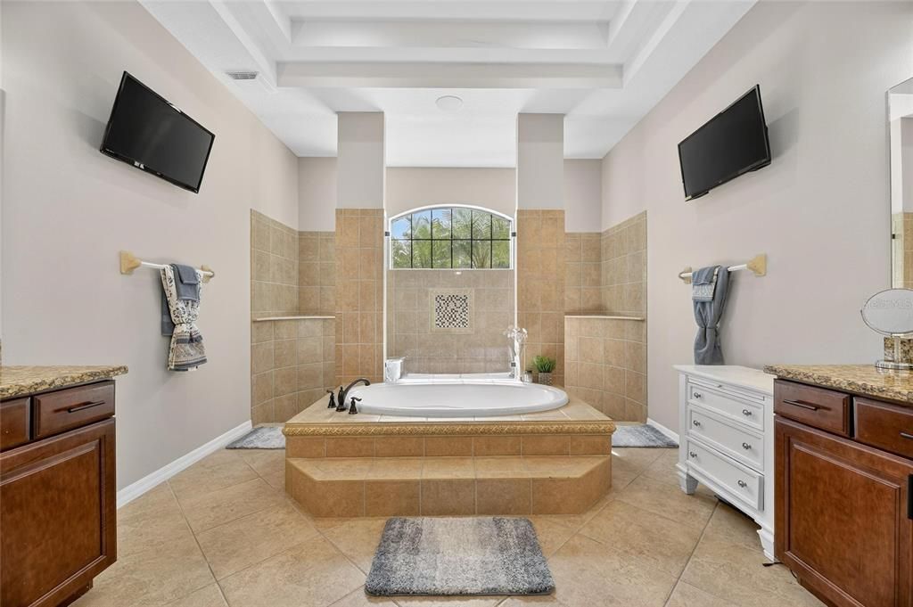 For Sale: $1,239,000 (7 beds, 3 baths, 4571 Square Feet)