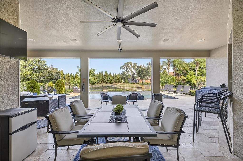 For Sale: $1,239,000 (7 beds, 3 baths, 4571 Square Feet)