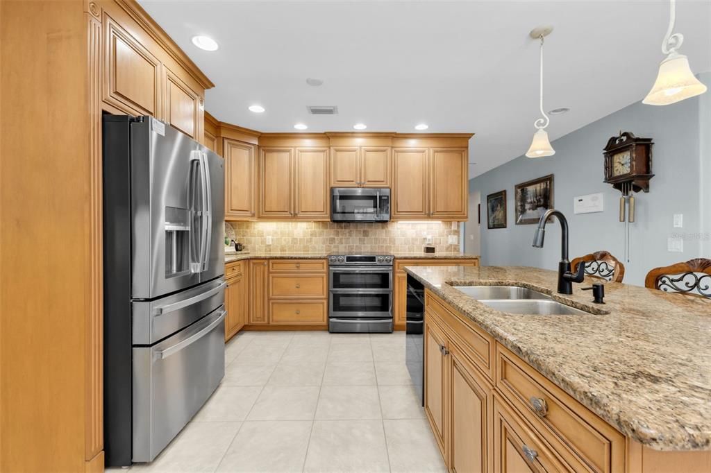 En Venta: $1,438,000 (5 camas, 3 baños, 3237 Pies cuadrados)