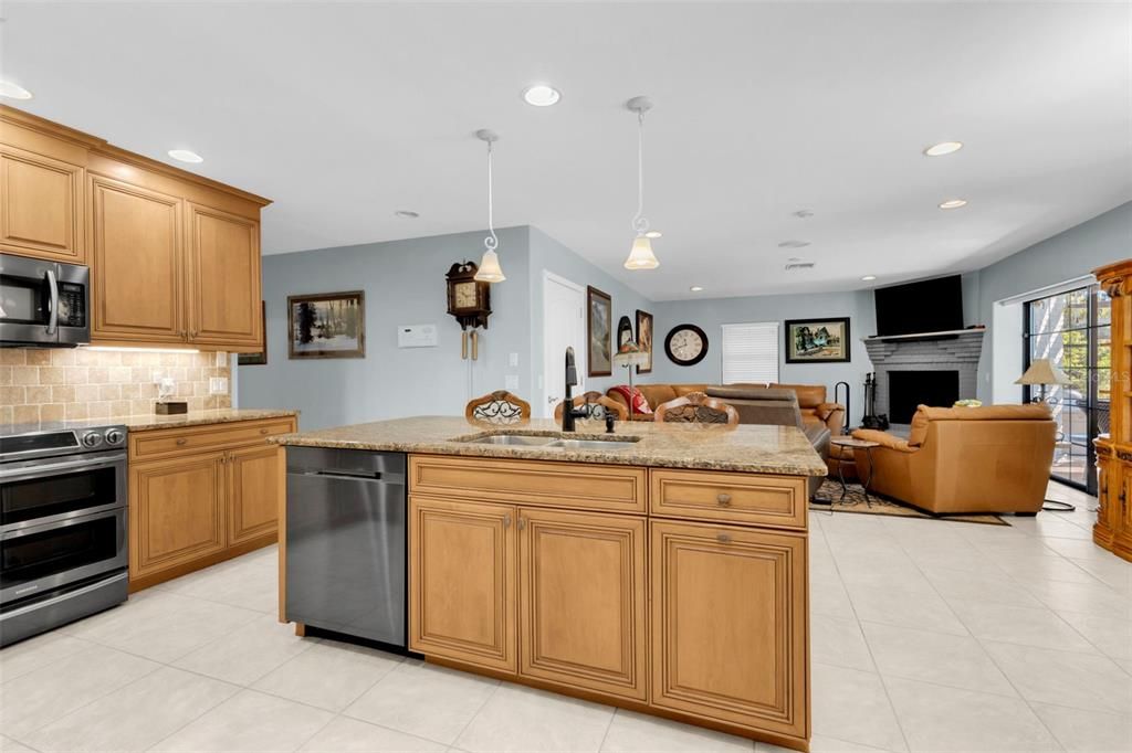 En Venta: $1,438,000 (5 camas, 3 baños, 3237 Pies cuadrados)