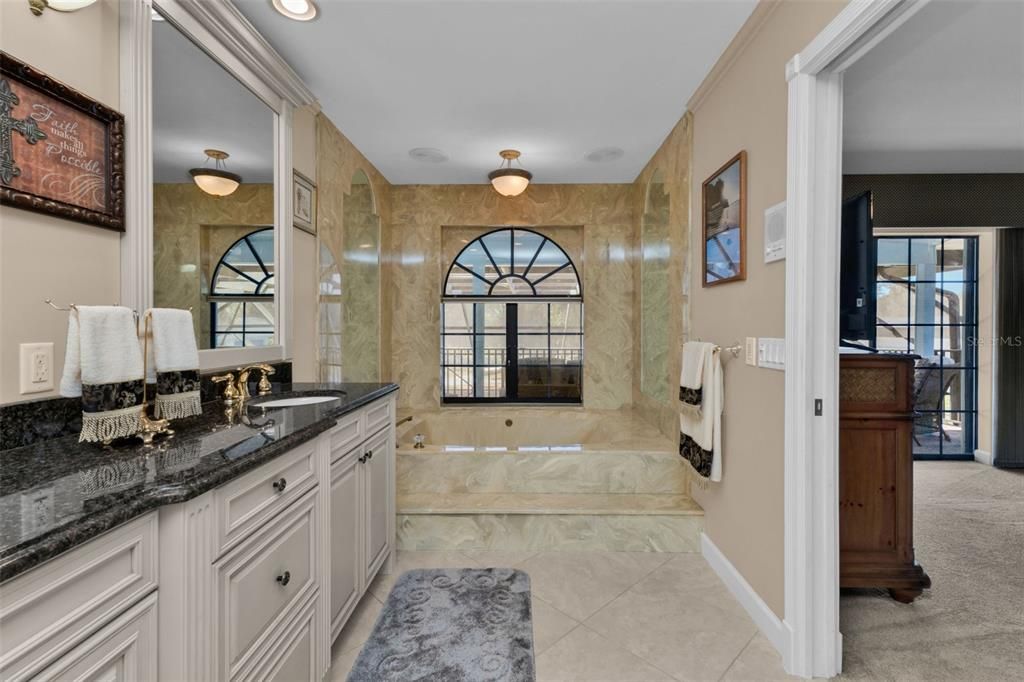 En Venta: $1,438,000 (5 camas, 3 baños, 3237 Pies cuadrados)