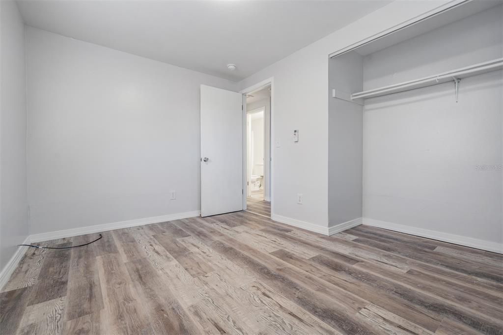 待售: $307,400 (4 贝兹, 0 浴室, 1296 平方英尺)