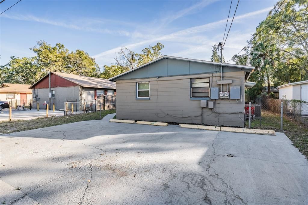 待售: $307,400 (4 贝兹, 0 浴室, 1296 平方英尺)