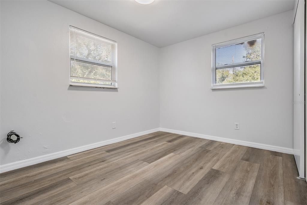 待售: $307,400 (4 贝兹, 0 浴室, 1296 平方英尺)