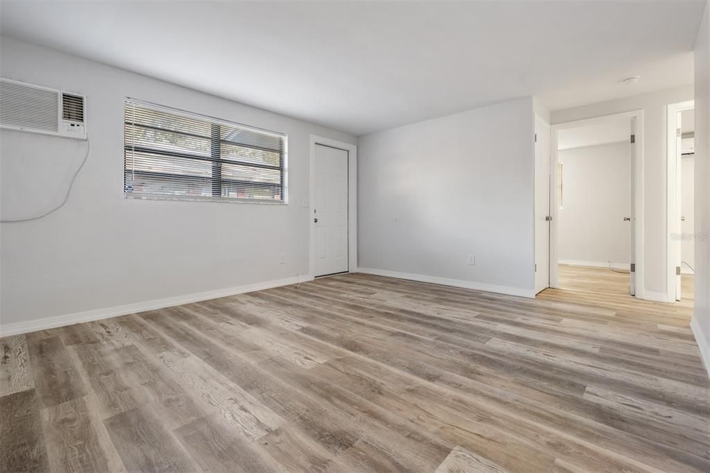 待售: $307,400 (4 贝兹, 0 浴室, 1296 平方英尺)