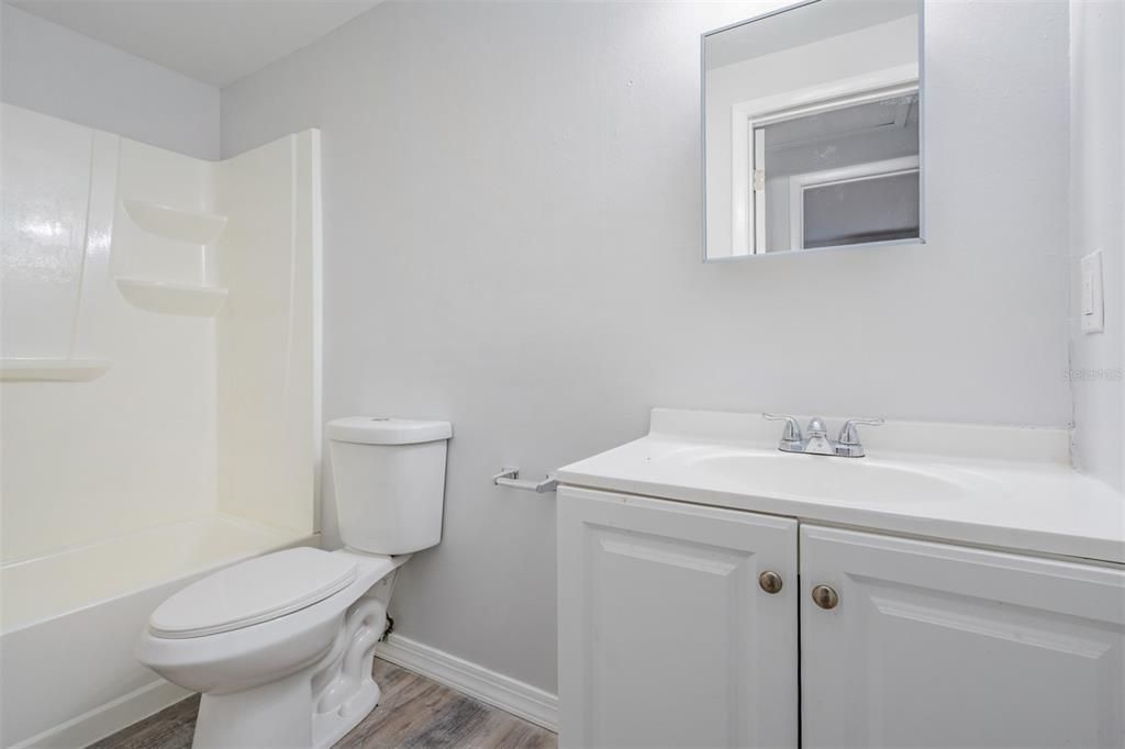 待售: $307,400 (4 贝兹, 0 浴室, 1296 平方英尺)