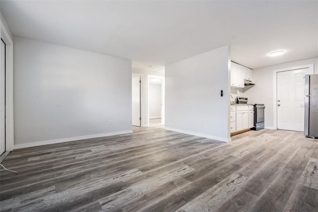 待售: $307,400 (4 贝兹, 0 浴室, 1296 平方英尺)