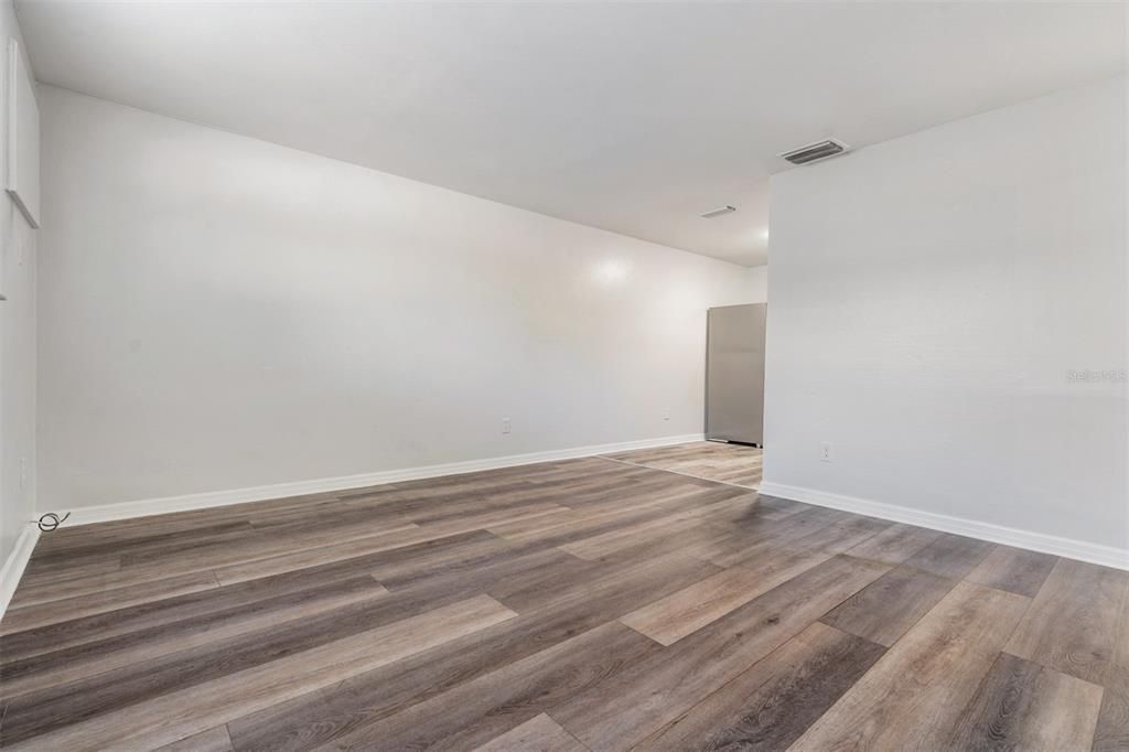 待售: $307,400 (4 贝兹, 0 浴室, 1296 平方英尺)