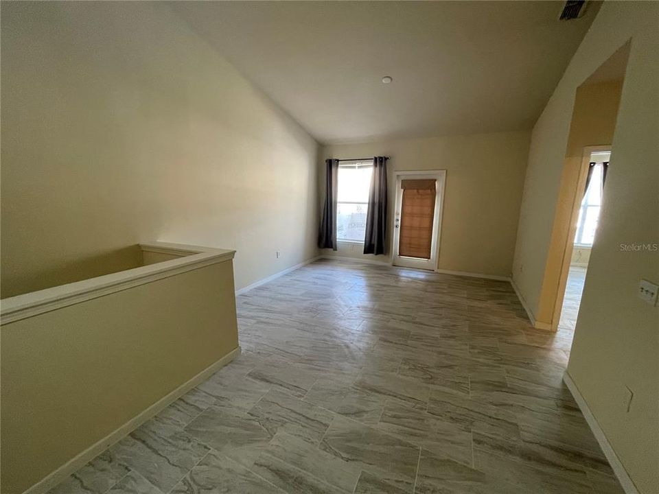 For Rent: $1,495 (1 beds, 1 baths, 951 Square Feet)