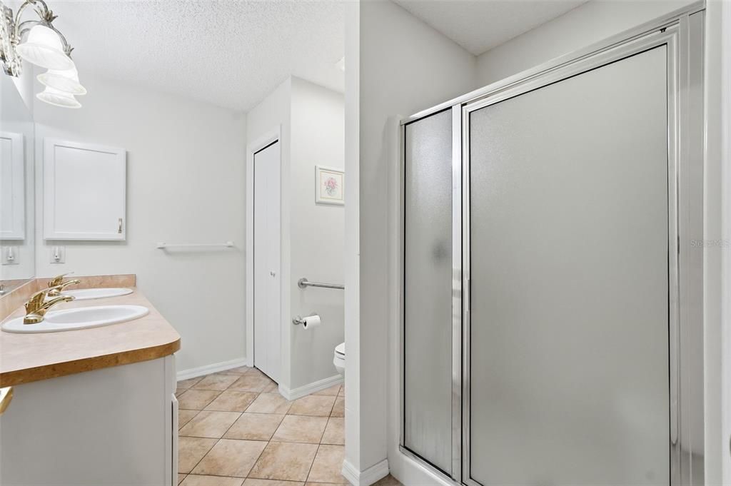 На продажу: $319,900 (3 спален, 2 ванн, 1392 Квадратных фут)