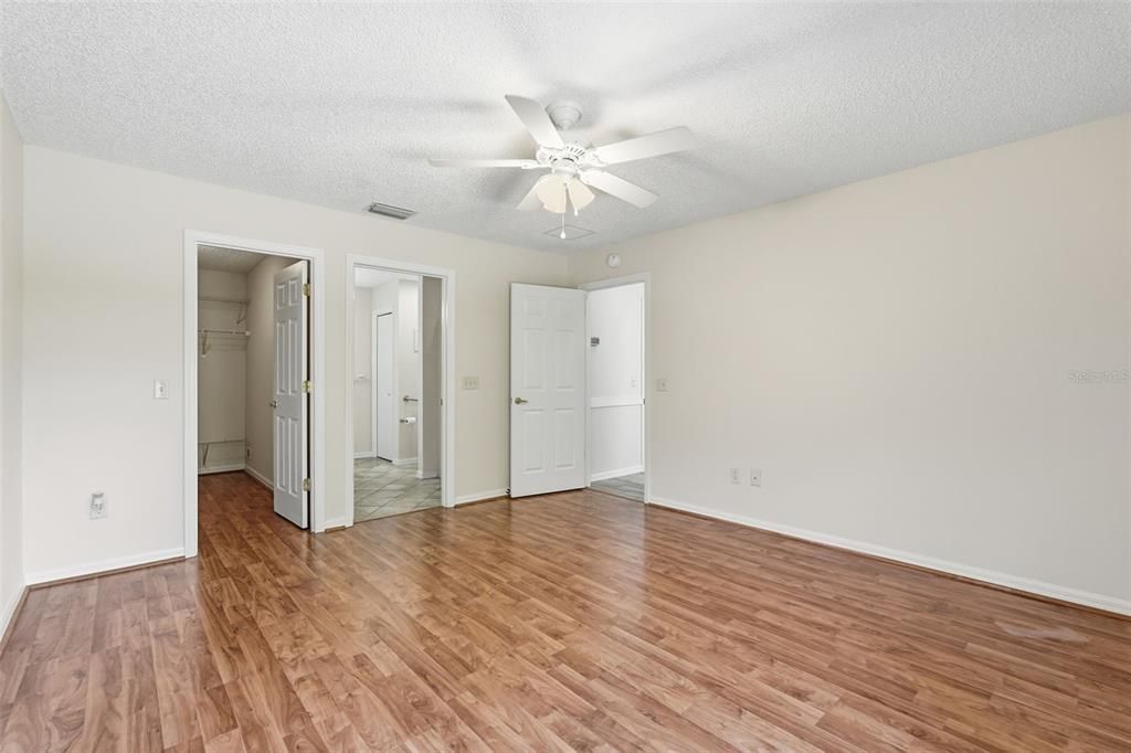 На продажу: $319,900 (3 спален, 2 ванн, 1392 Квадратных фут)