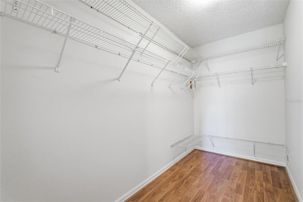 На продажу: $319,900 (3 спален, 2 ванн, 1392 Квадратных фут)