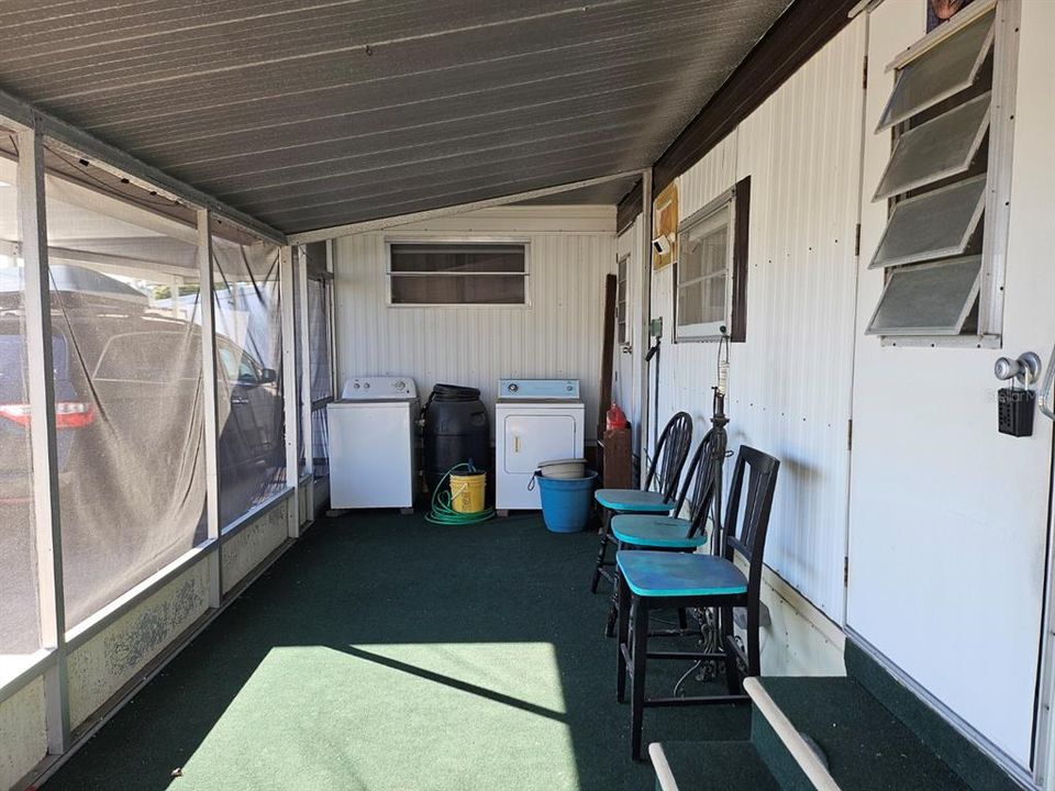 For Sale: $55,000 (2 beds, 1 baths, 712 Square Feet)