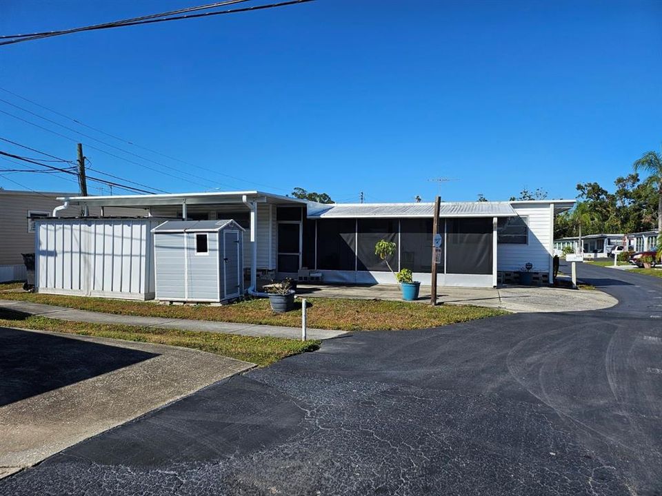 For Sale: $55,000 (2 beds, 1 baths, 712 Square Feet)