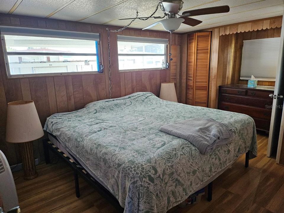 For Sale: $55,000 (2 beds, 1 baths, 712 Square Feet)