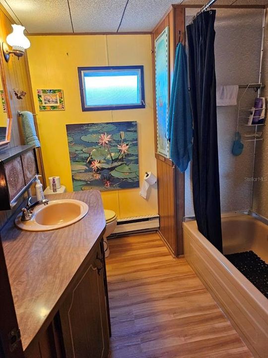 For Sale: $55,000 (2 beds, 1 baths, 712 Square Feet)