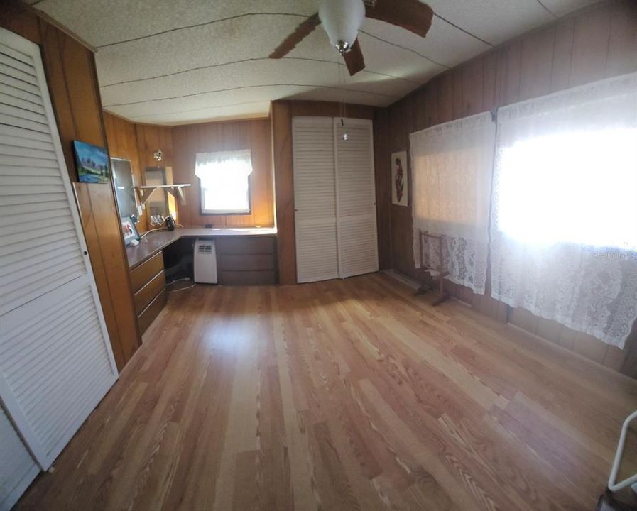 For Sale: $55,000 (2 beds, 1 baths, 712 Square Feet)
