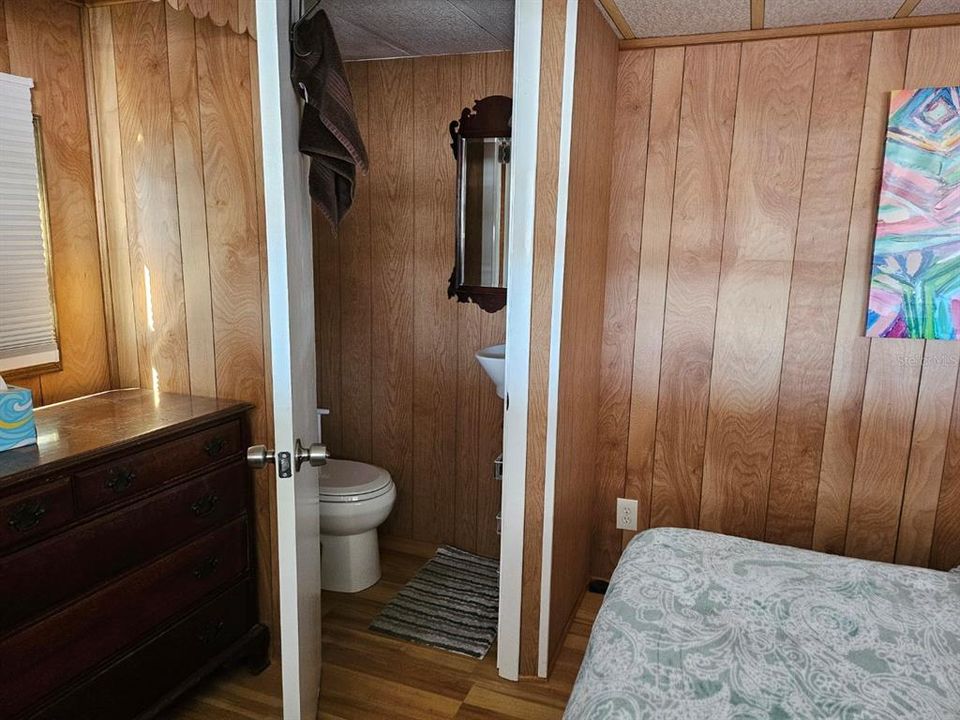 For Sale: $55,000 (2 beds, 1 baths, 712 Square Feet)