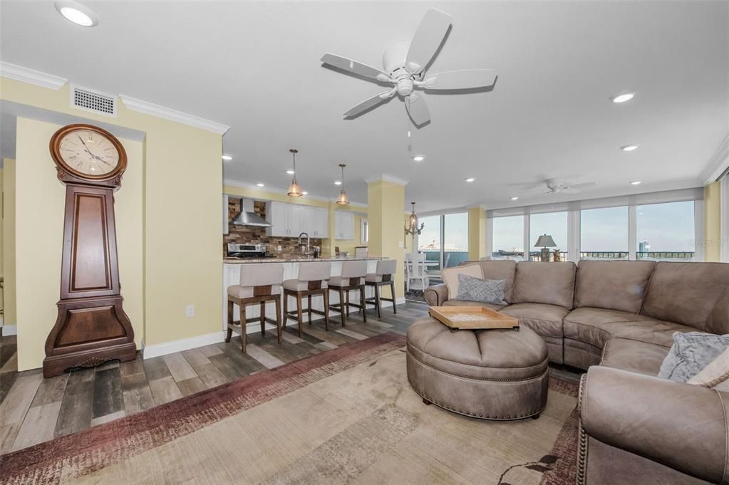 En Venta: $549,500 (2 camas, 2 baños, 1540 Pies cuadrados)