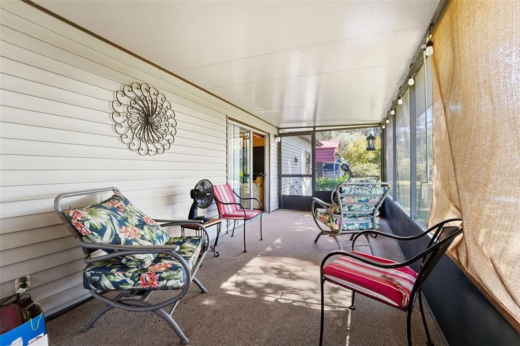 For Sale: $299,000 (2 beds, 2 baths, 1056 Square Feet)