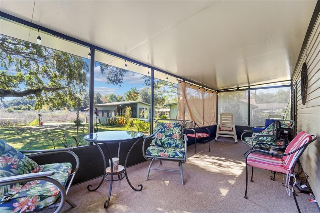 For Sale: $299,000 (2 beds, 2 baths, 1056 Square Feet)