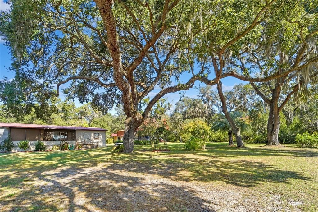 For Sale: $299,000 (2 beds, 2 baths, 1056 Square Feet)