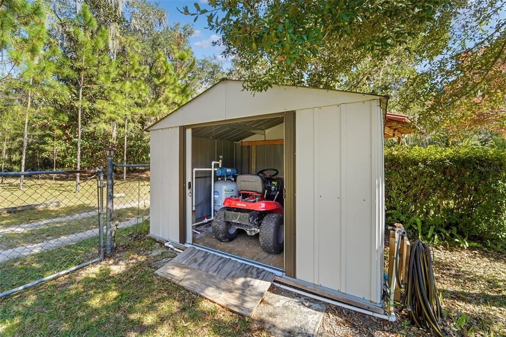 For Sale: $299,000 (2 beds, 2 baths, 1056 Square Feet)