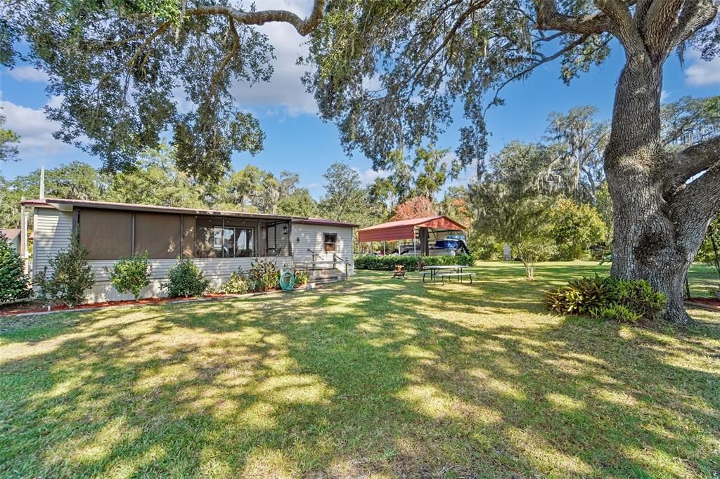 For Sale: $299,000 (2 beds, 2 baths, 1056 Square Feet)