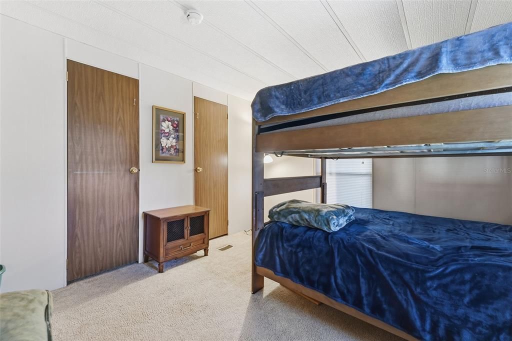 For Sale: $299,000 (2 beds, 2 baths, 1056 Square Feet)