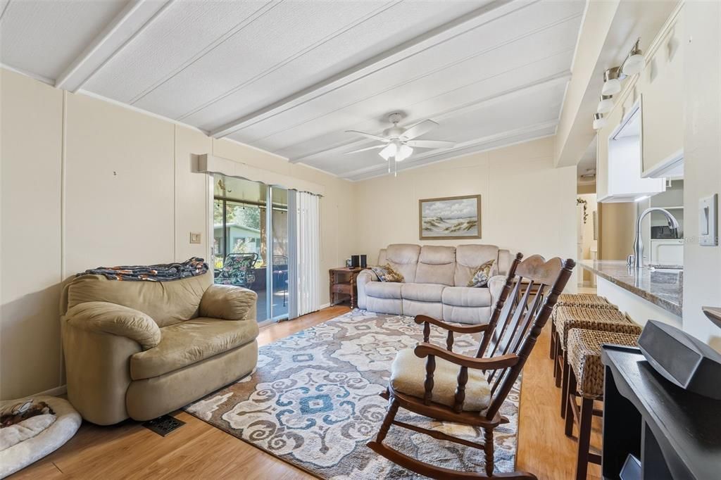 For Sale: $299,000 (2 beds, 2 baths, 1056 Square Feet)