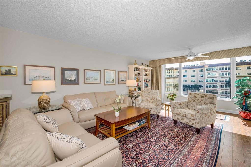 На продажу: $449,000 (2 спален, 2 ванн, 1425 Квадратных фут)