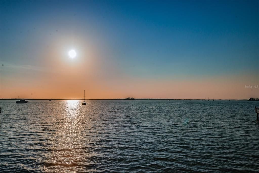 На продажу: $449,000 (2 спален, 2 ванн, 1425 Квадратных фут)