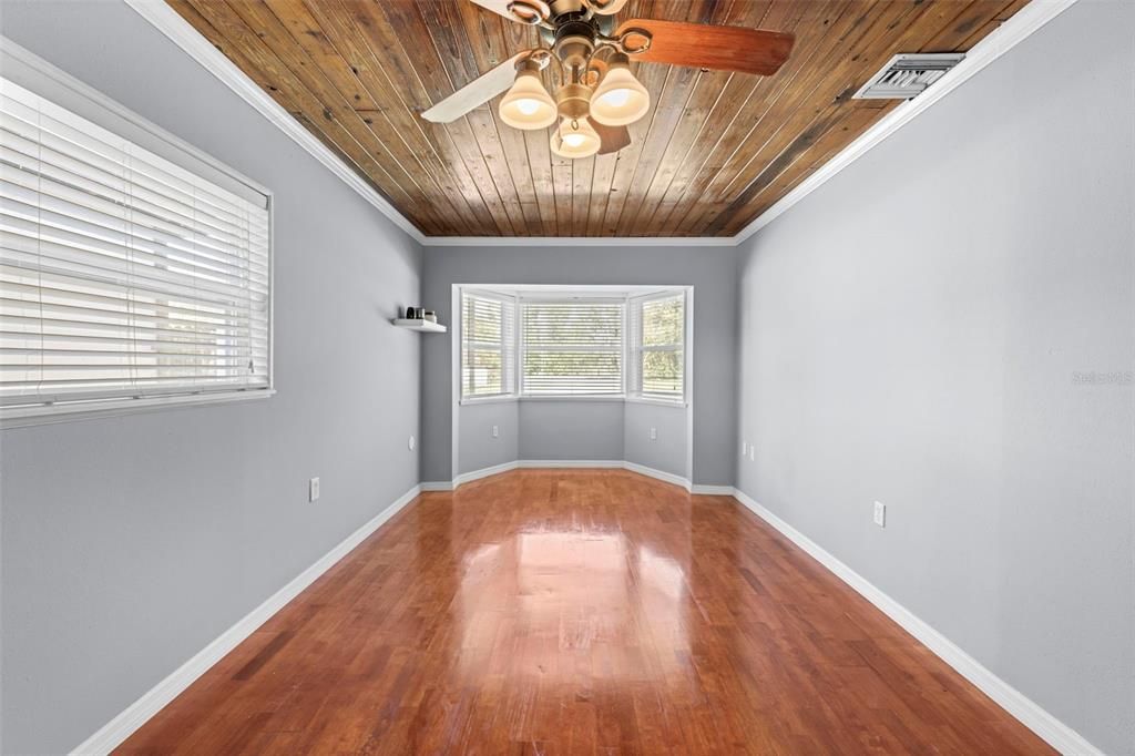 En Venta: $685,000 (4 camas, 3 baños, 2268 Pies cuadrados)