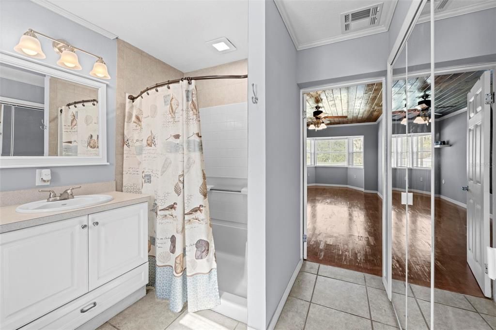 En Venta: $685,000 (4 camas, 3 baños, 2268 Pies cuadrados)