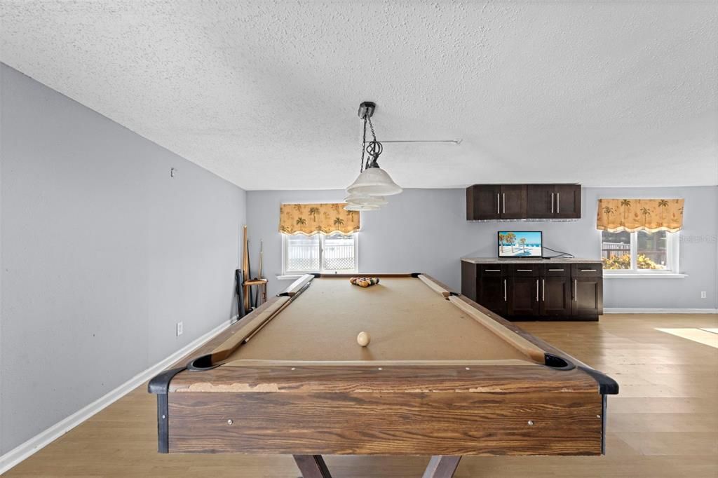 En Venta: $685,000 (4 camas, 3 baños, 2268 Pies cuadrados)