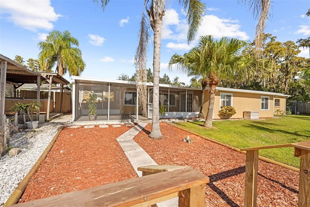 En Venta: $685,000 (4 camas, 3 baños, 2268 Pies cuadrados)