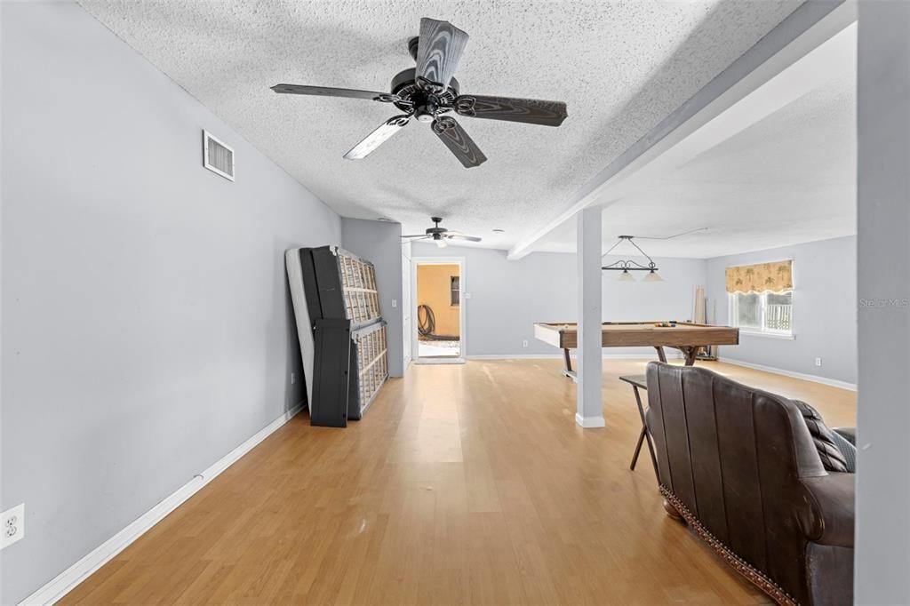 En Venta: $685,000 (4 camas, 3 baños, 2268 Pies cuadrados)