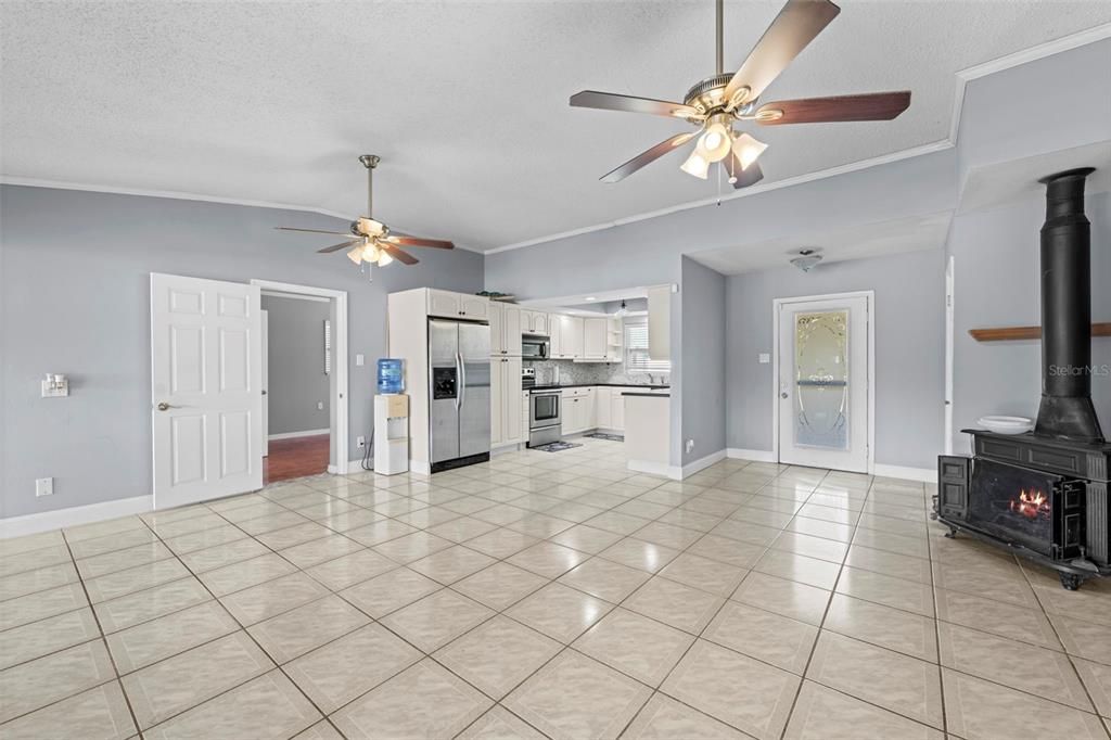 En Venta: $685,000 (4 camas, 3 baños, 2268 Pies cuadrados)