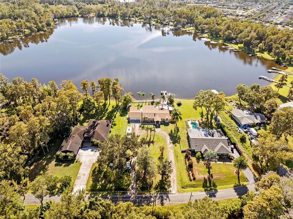 En Venta: $685,000 (4 camas, 3 baños, 2268 Pies cuadrados)