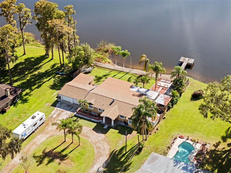 En Venta: $685,000 (4 camas, 3 baños, 2268 Pies cuadrados)