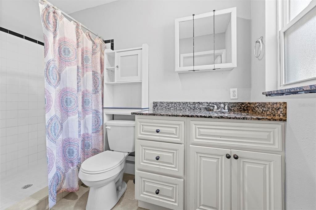 En Venta: $685,000 (4 camas, 3 baños, 2268 Pies cuadrados)