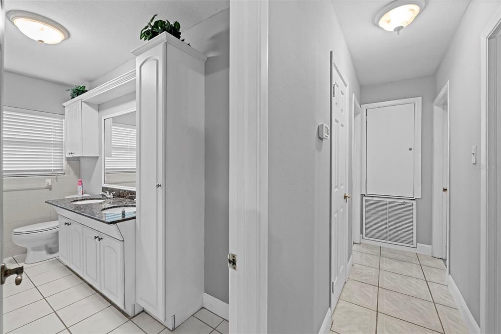 En Venta: $685,000 (4 camas, 3 baños, 2268 Pies cuadrados)