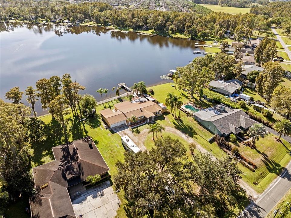 En Venta: $685,000 (4 camas, 3 baños, 2268 Pies cuadrados)