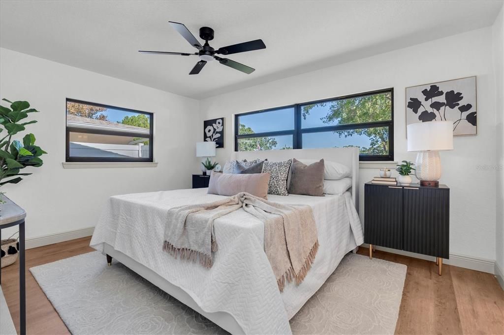 合同活跃: $429,000 (3 贝兹, 2 浴室, 1335 平方英尺)