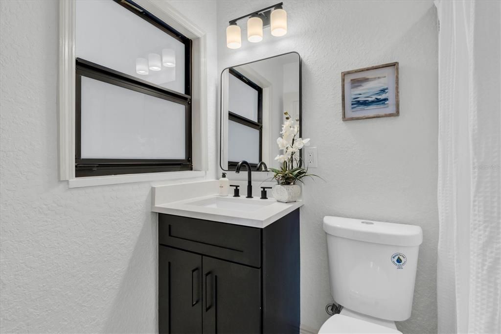 合同活跃: $429,000 (3 贝兹, 2 浴室, 1335 平方英尺)