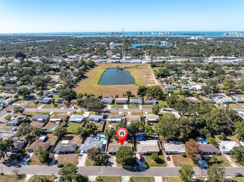 合同活跃: $429,000 (3 贝兹, 2 浴室, 1335 平方英尺)