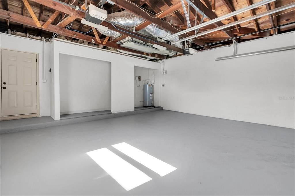 合同活跃: $429,000 (3 贝兹, 2 浴室, 1335 平方英尺)