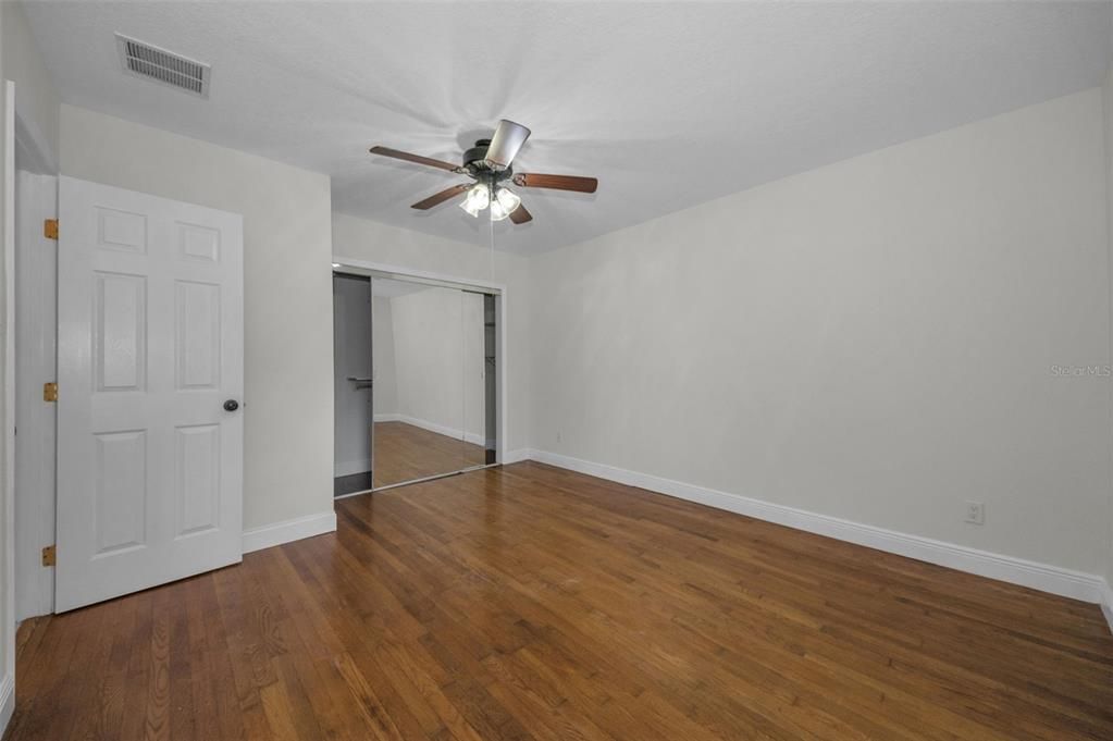 На продажу: $435,000 (2 спален, 1 ванн, 1376 Квадратных фут)