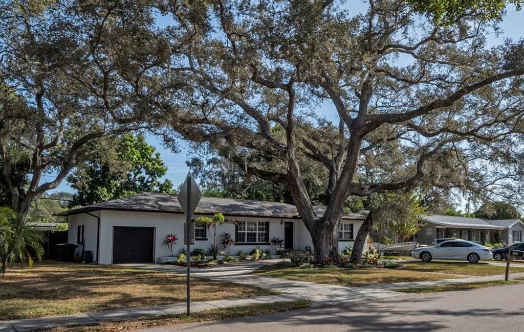 На продажу: $435,000 (2 спален, 1 ванн, 1376 Квадратных фут)